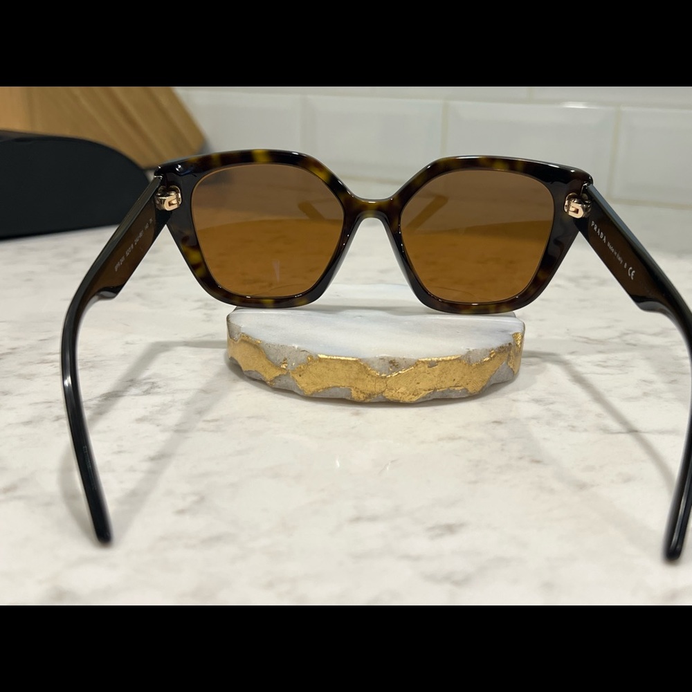 Authentic Prada sunglasses - Picture 6 of 10